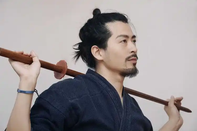 的同学们可以去捧个场 记得长赞三联加关注喔cos武士男生如何留长发