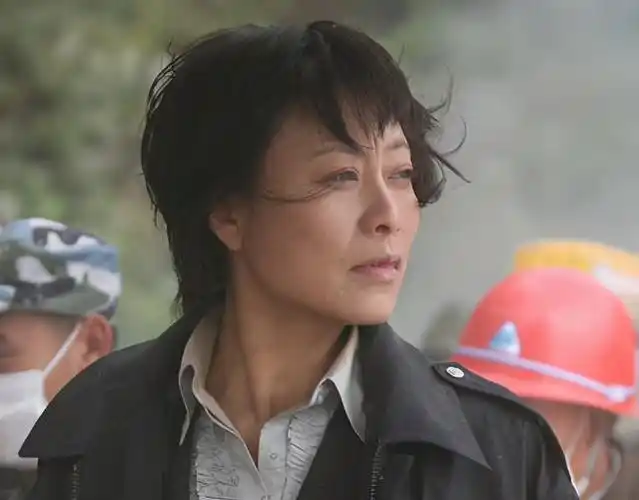 张嘉译的前妻是岳红吗岳红是张嘉译的老婆吗