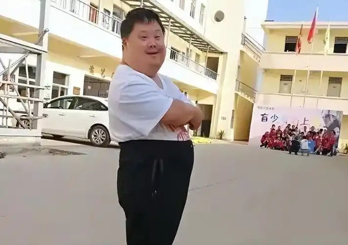 "痴呆儿"舟舟被捧成明星,26年过去了,终究还是被打回了原型!