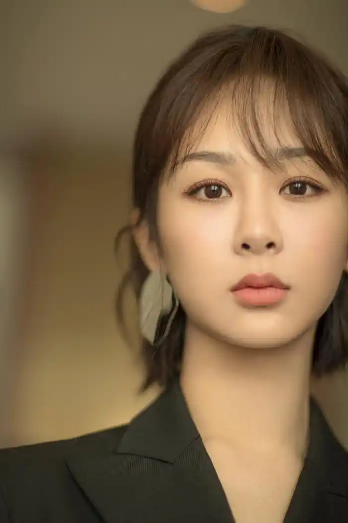 杨紫女心理师预告释出洞悉人心的眼神杀绝了