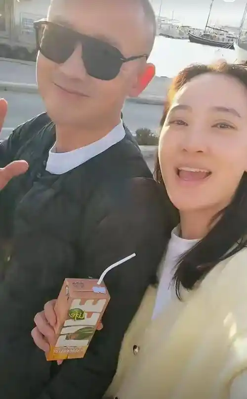 聂远秦子越夫妇希腊旅行两人用脸比心甜蜜十足9岁女儿颜值高