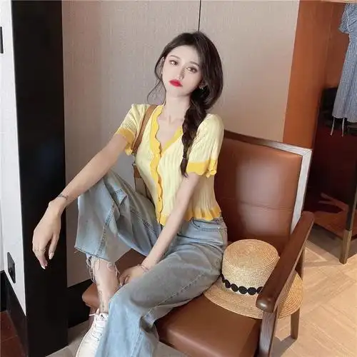 短袖薄款针织漂亮t恤女大码胖mm甜辣风v领修身体恤露脐短款上衣夏