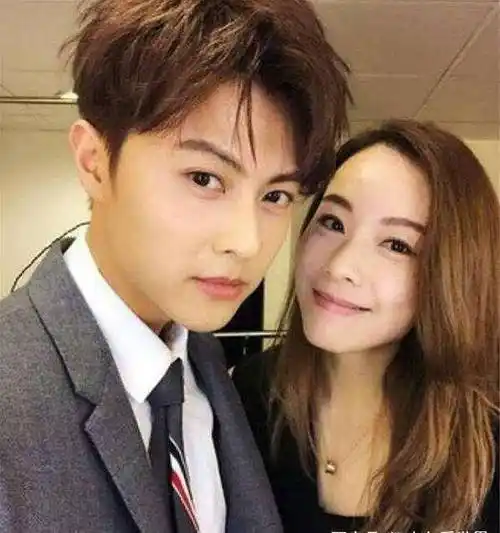 《棒棒糖》人气王子,却偏爱姐弟恋,分手杨丞琳又搭上邓丽欣_邱胜翊