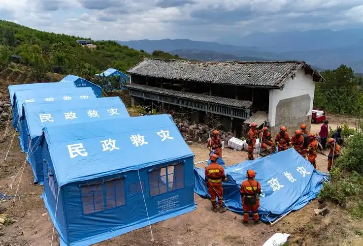 云南漾濞地震灾区救灾工作有序开展