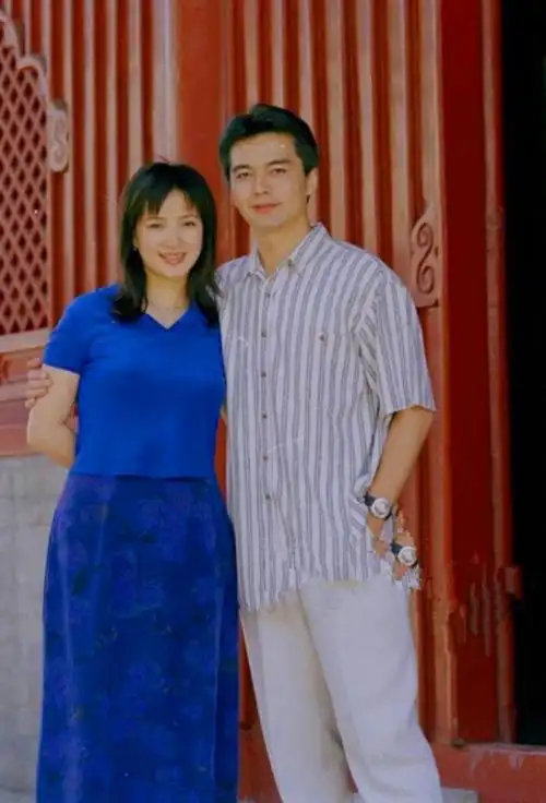 许亚军的四个老婆(让男人羡慕的许亚军)-天晟网