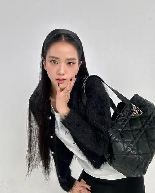 kimjisoo超话94#金智秀迪奥全球品牌大使#230712 智秀个人ins/ins