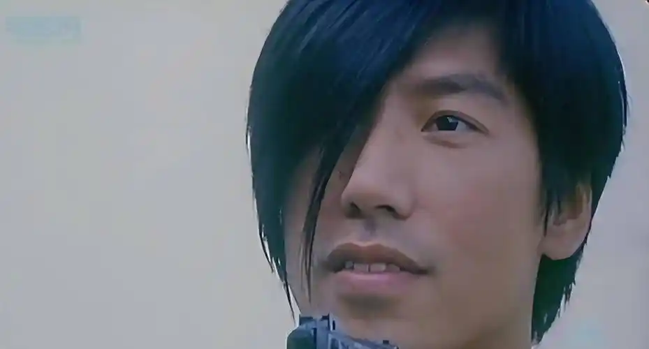 他模特出道,演反派深入人心,晚年江湖情怀不改,做慈善终身未婚_张耀扬