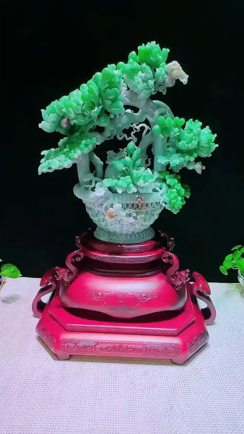 新品翡翠摆件花开富贵