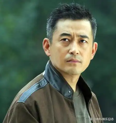 在这部以扫黑除恶为主线的作品中,王志飞以其出色的演技,成功地塑造了