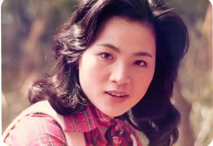 2012年,"帽子歌后"凤飞飞在香港痛苦离世,死讯被"隐藏"1个月