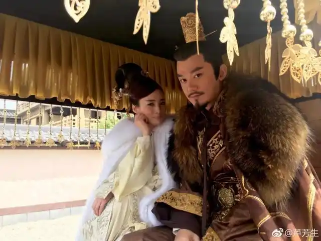 这是史上最爱跟皇后合照的皇上网友雍正帝正拿着尚方宝剑赶来