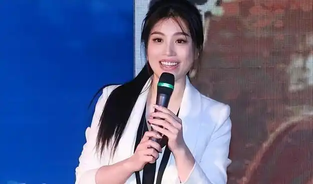 奥运冠军刘翔身价10亿,二婚多年无儿无女,前妻葛天直说离婚原因|吴莎