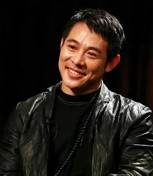 2月图文动态激励计划#看到61岁的李连杰最近在尼泊尔与女儿一同旅行