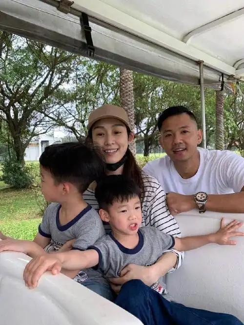 范玮琪社交平台晒一家人合照,感谢陈建州守护家庭