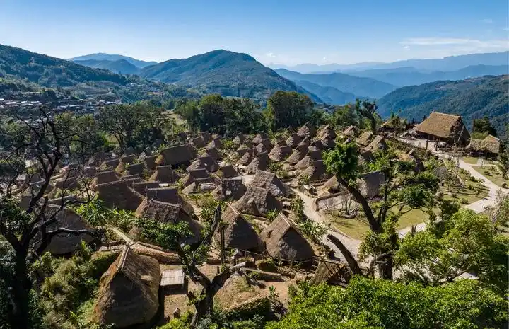 云南翁丁老寨重启迎客