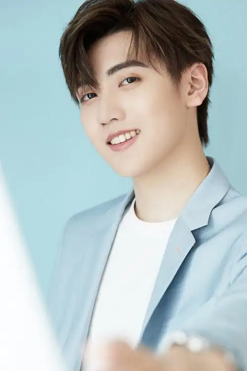 讨论丨焉栩嘉代言费丨2022新报价