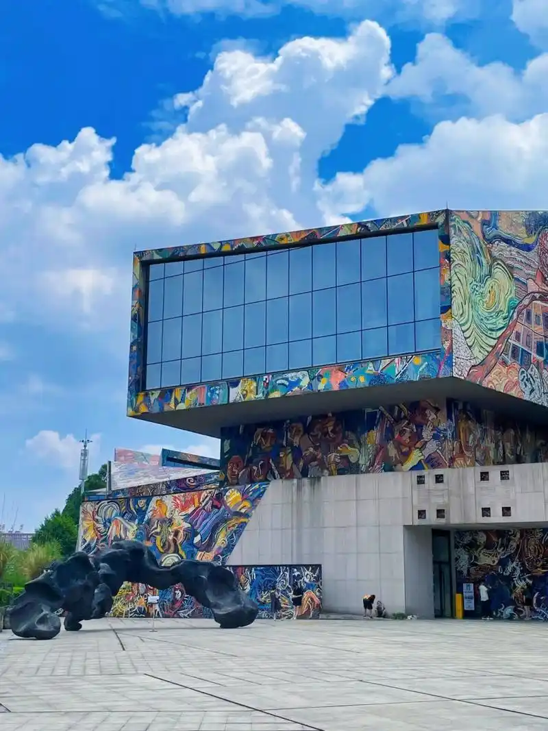 02打卡好去处|罗中立美术馆|看展0元 99罗中立美术馆(四川美术