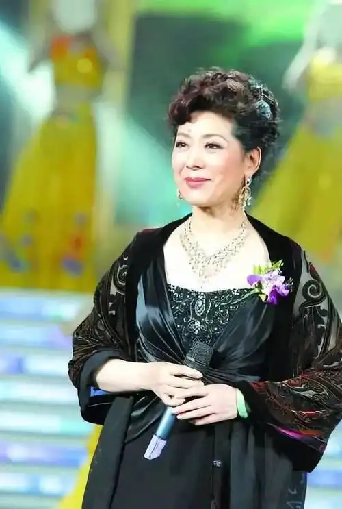 难忘四位女中音歌唱家如今关牧村69岁德德玛75岁而她已经88岁了