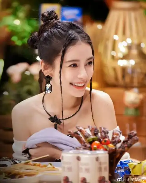 angelababy#baby笑容好甜哦!