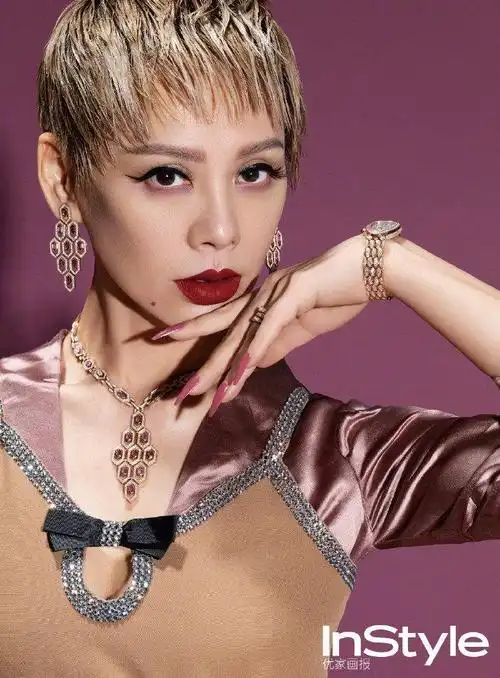 宁静最新时尚大片金色短发展现野性美潮酷冷艳气质让人震撼