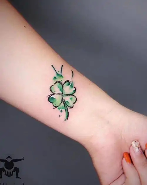 四叶草tag标签:纹身师:圓镹纹身店:相扑·ink刺青猫咪纹身图片_手臂