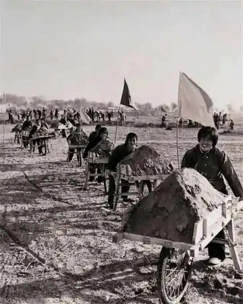 太珍贵了100张女知青下乡老照片第一次见