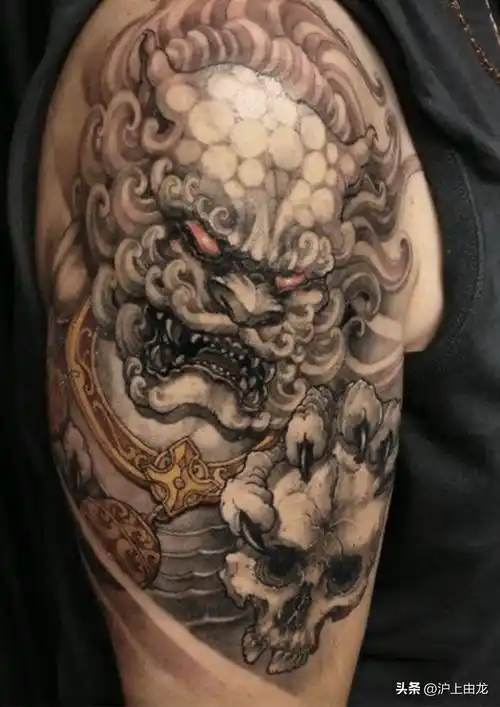 上海由龙纹身分享,唐狮纹身的寓意有哪些,唐狮可以纹在什么位置_狮子