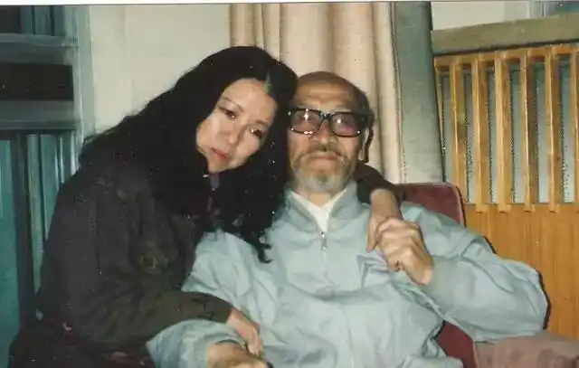 你曾在橄榄树下等待——谈三毛和王洛宾的忘年恋