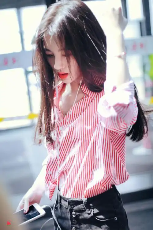 鞠婧祎吃糖被审判