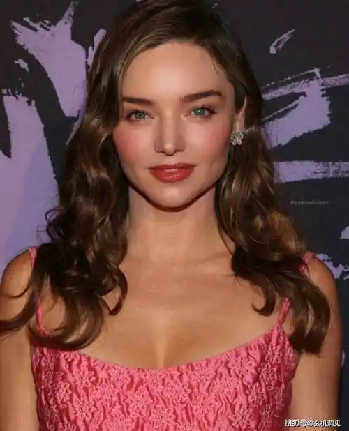 世界级尤物米兰达可儿,惊艳全球的完美身材令人窒息!