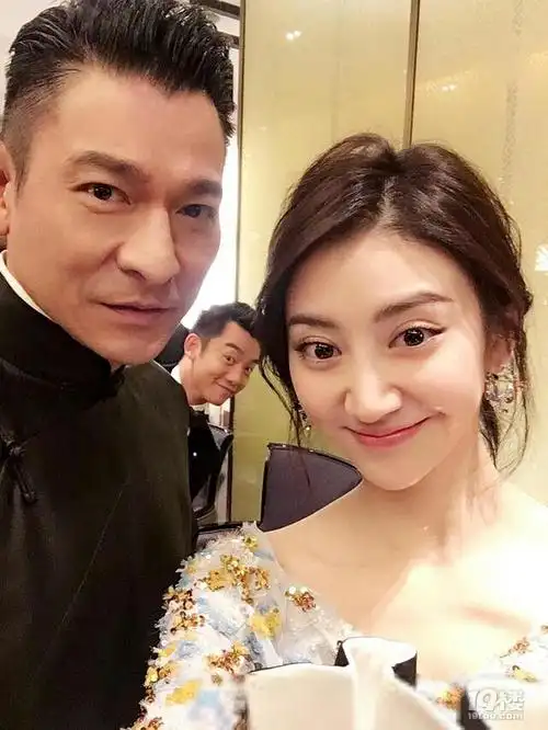 景甜:斗图模式开启.