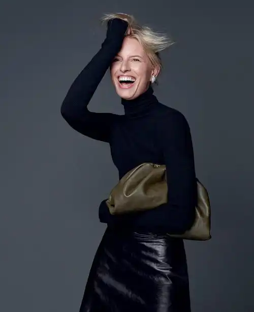 超模大kk棚拍大片新鲜出炉,网友:开心和喜悦都要溢出屏幕了!