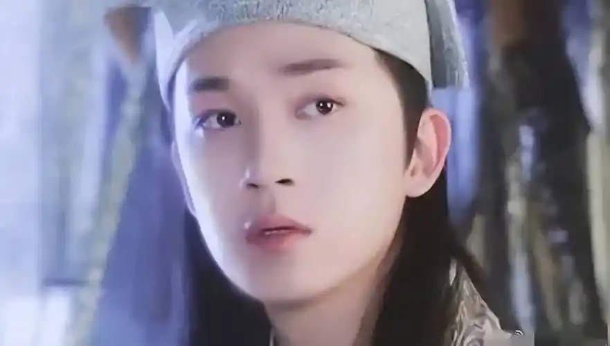 网友评论让潘粤明坐不住了,回复说谁退圈了我只是胖了,笑死_演技_作品