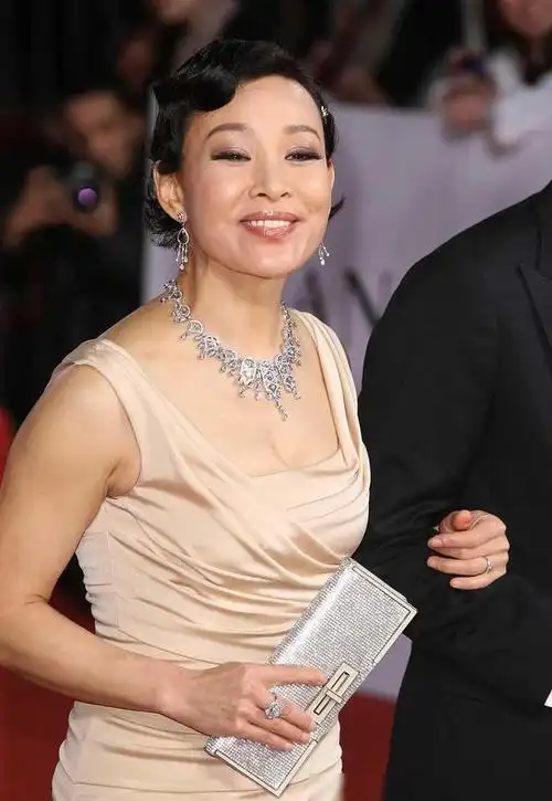 老戏骨也难翻身,彻底原形毕露|巩俐|张艺谋|女演员|斯琴高娃|实力派