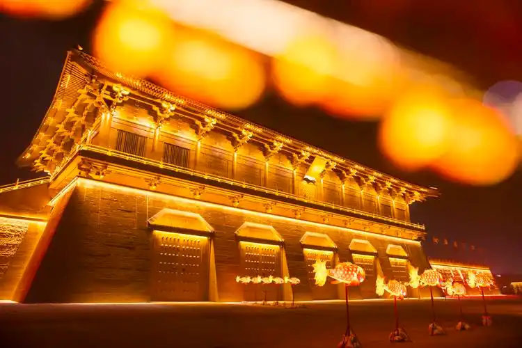 长安依旧今晚37组花灯再次点亮古城西安