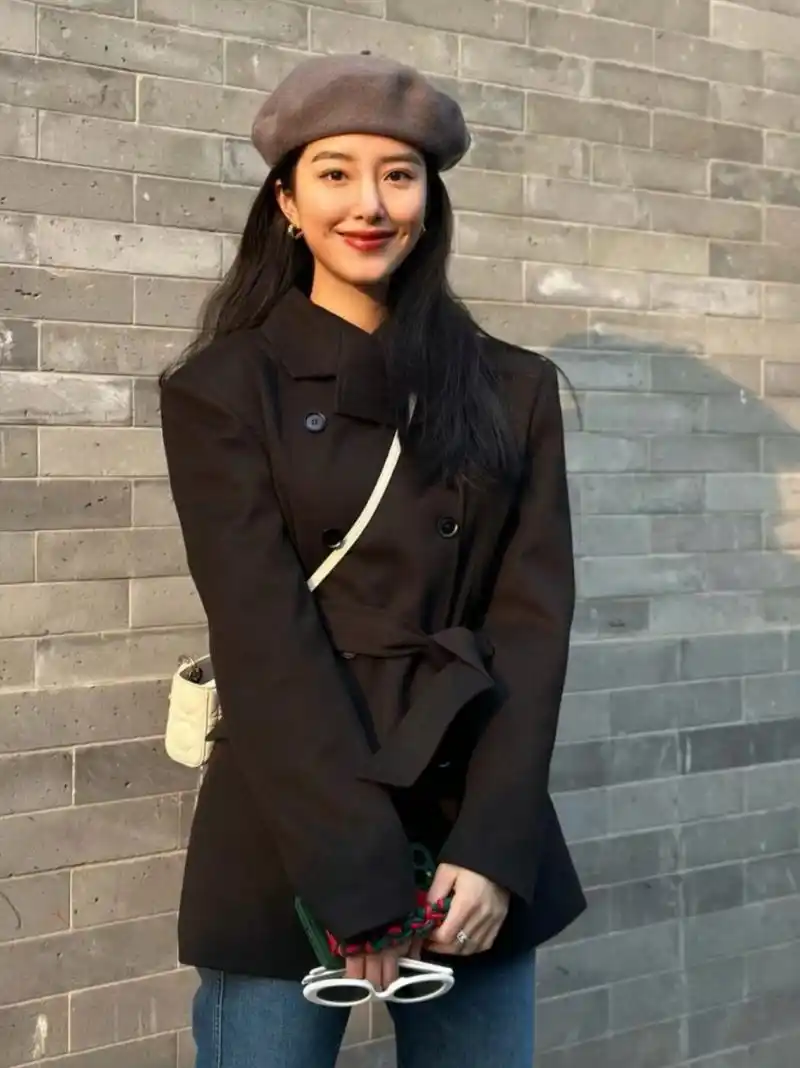 穿搭美学之杨采钰 今日穿搭分享:杨采钰的法式穿搭!