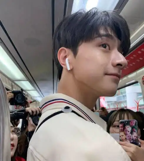 成龙是鼻祖,王源鼻子成败笔,《小时光》男主太丑