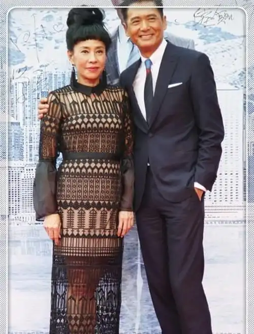 59岁陈荟莲近照,皮肤状态堪比70岁老奶奶,网友:幸好你有周润发