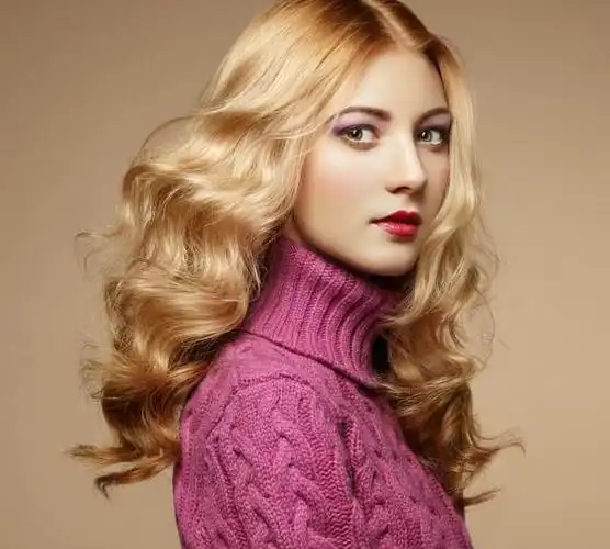 女生自然卷头发怎么打理 教你保持形状小窍门图1