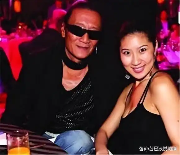 与谢贤共度12载青春换2000万38岁coco现状引人关