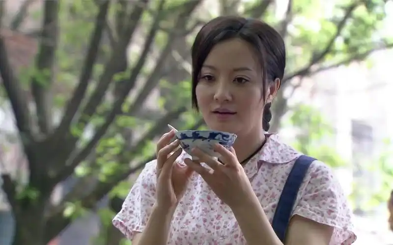 家有大姐:橘红工地上捡垃圾,捡到战国刀币,价值无量