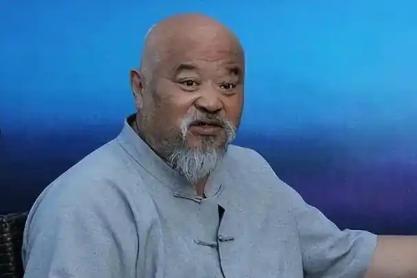 不顾医生劝阻每天2包烟顿顿8两白酒的演员李琦如今变成这样