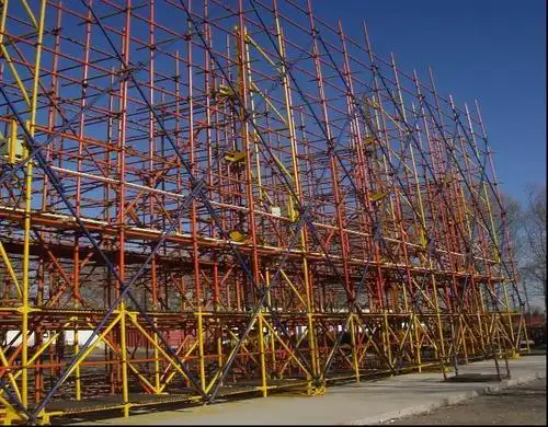 浅谈钢管脚手架搭建的用途及特点