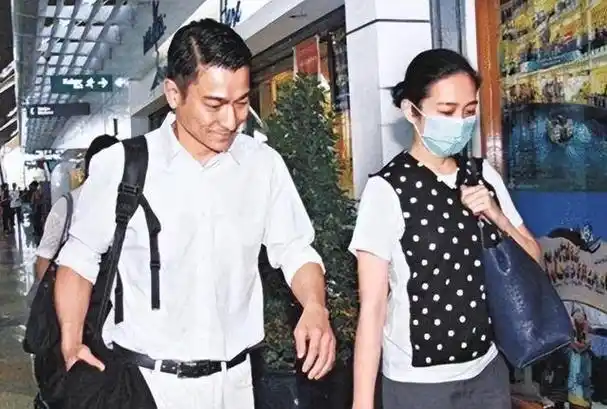 回顾刘德华的女儿刘向蕙小小年纪身家过亿心疼母亲为爱躲藏23年