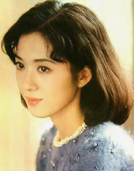 1980年代最美的八大女星,见证自然美:倪萍清纯,女儿国国王性感