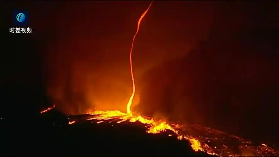 罕见火焰龙卷风惊现葡萄牙