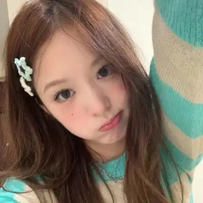 素颜比较真实的头像女高清照片_女生头像_头像屋