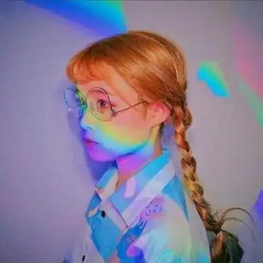 彩虹系小姐姐吖qq女生头像