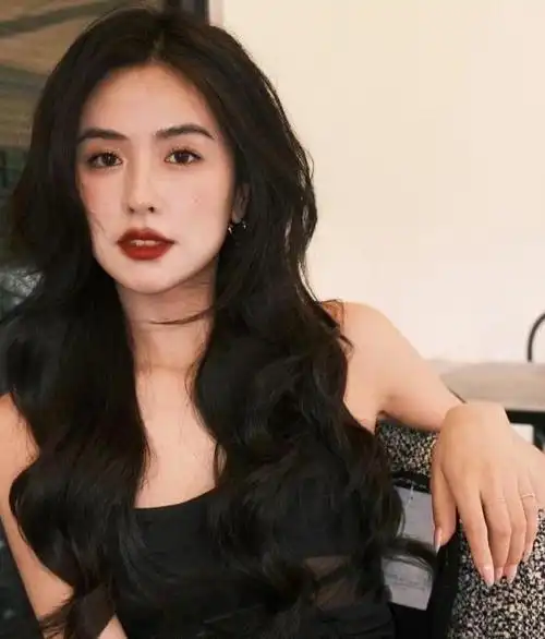 直男眼中"最油腻"的三种女生发型,羊毛卷只排第二名!你中了吗