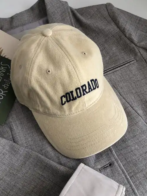 帽型立体,加大加宽加深的超级适合大头的姐妹面料厚实,帽子不软塌秋冬